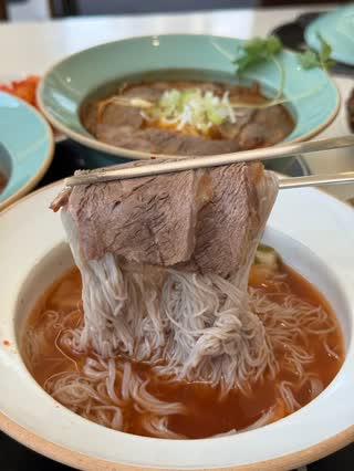대가물냉면 — 시원하고 맑은 육수로 깔끔하게 마무리하는 전통 냉면